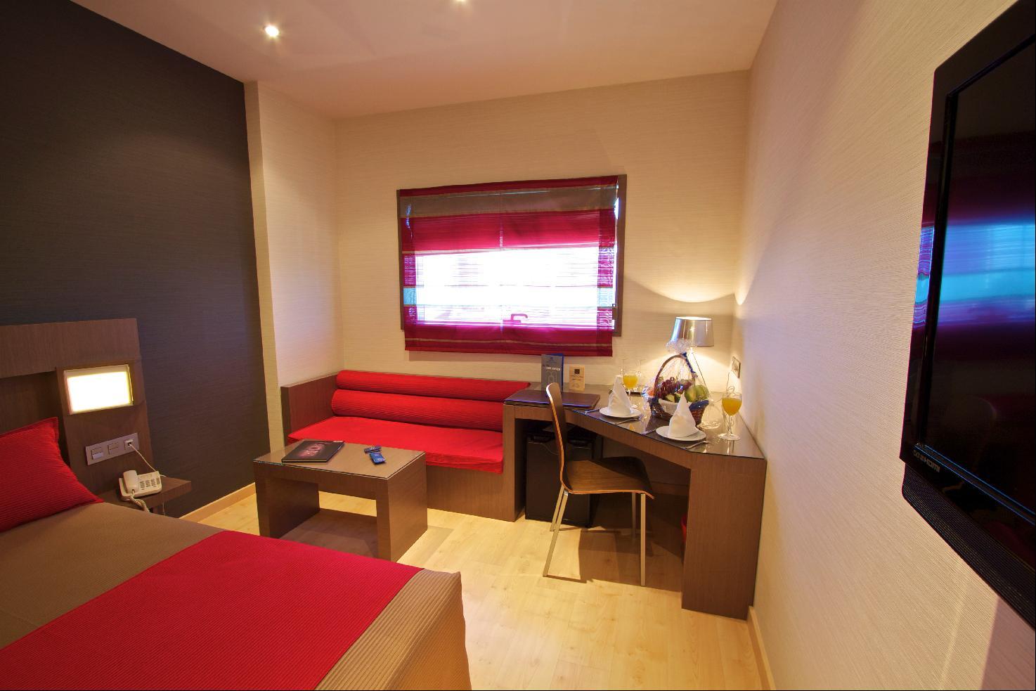 Hotel By Pierre & 4*