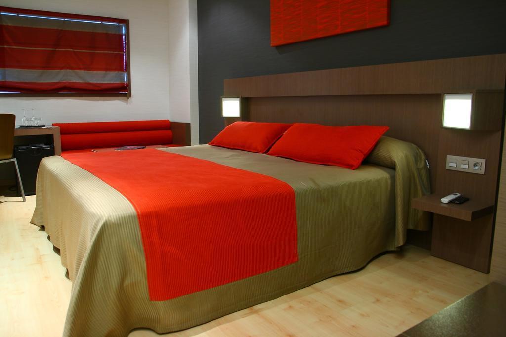 By Pierre & 4* Granada