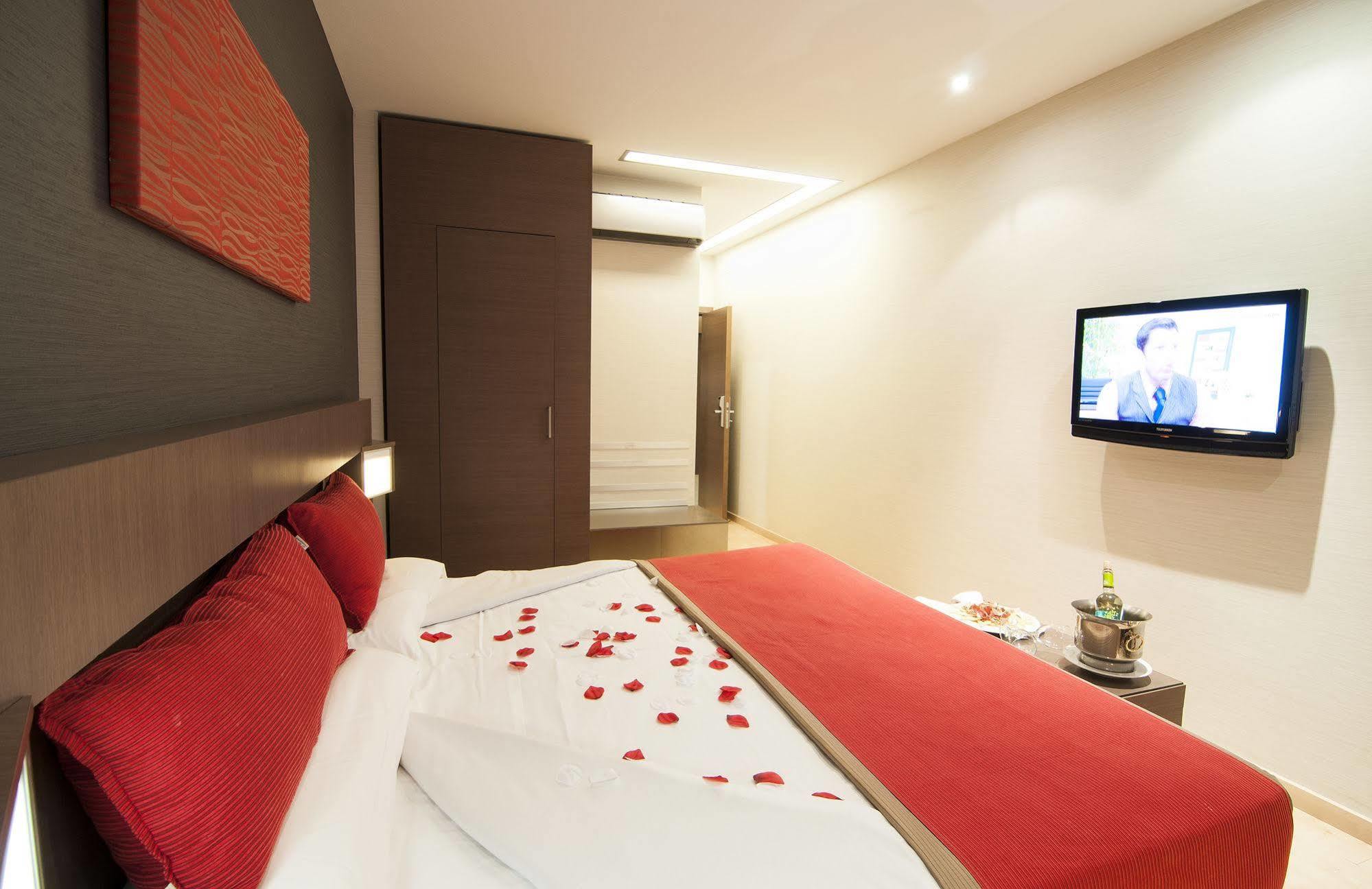 By Pierre & Hotel Granada